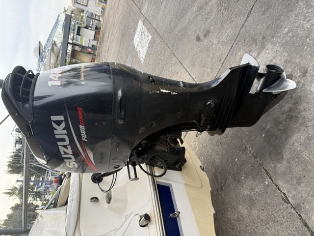 Albacora 2011 Suzuki 140 hp 4 t